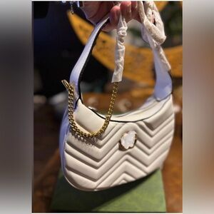 Chic White Chevron Shoulder Bag with Gold Chain
